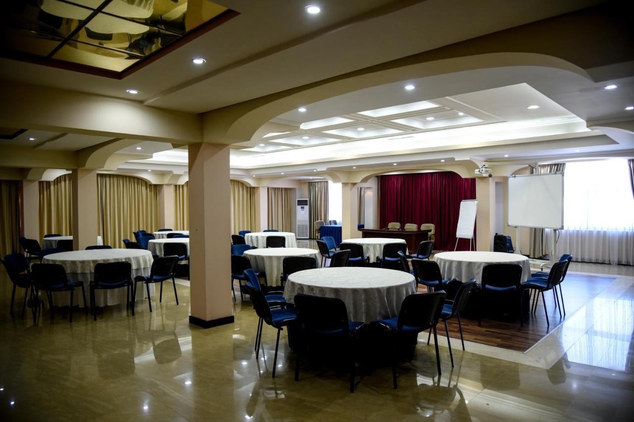 Imperial Hotel Ih Эльбасан Экстерьер фото