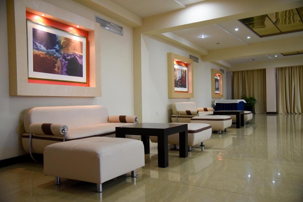 Imperial Hotel Ih Эльбасан Экстерьер фото